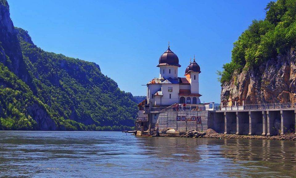 Manastirea Mraconia la Dunare Romania